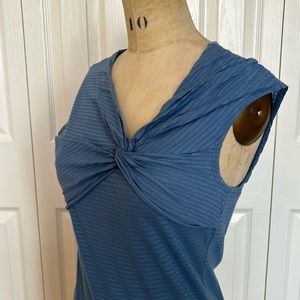 Mexx Women’s sleeveless t-shirt, blue 2 tone stripe with knotted front. Size L
